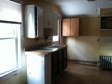 21 Adams St, North Adams, MA 01247 - photo 4