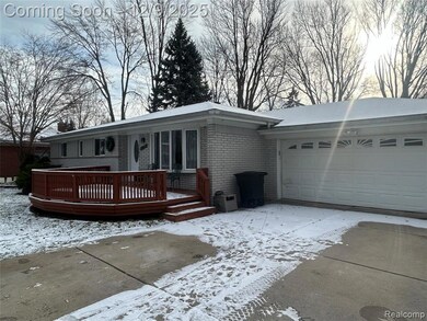 27650 Riviera St, Harrison Township, MI 48045 - photo 3