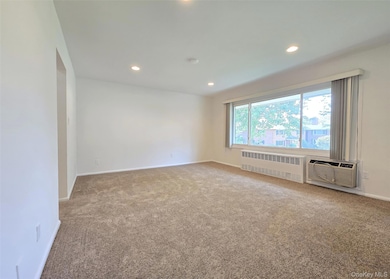 265 Edmunton Dr unit I-12, North Babylon, NY 11703 - photo 5