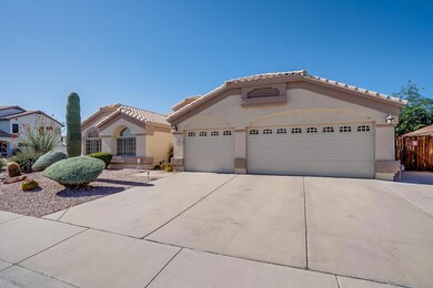 3 car w/RV gate