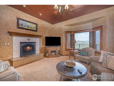 Gas log fireplace, bay window, plantation blinds