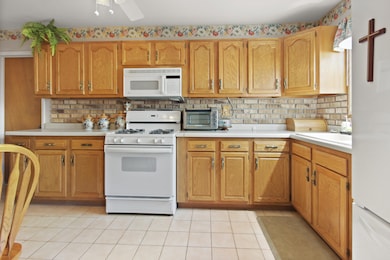 1015 N Rensselaer St, Griffith, IN 46319 - photo 6