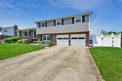 1817 Easthill Dr, Bethlehem, PA 18017 - photo 2