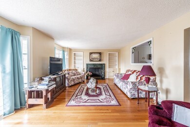 589 Allen St, Springfield, MA 01118 - photo 7