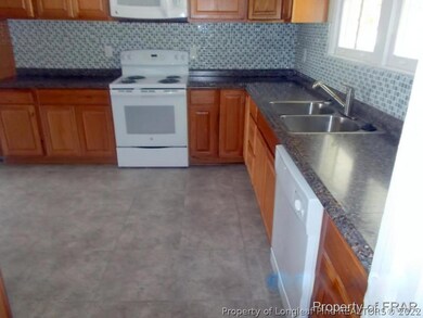 131 Starhill Ave, Fayetteville, NC 28303 - photo 6