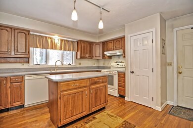 22 Parker Rd, Sutton, MA 01590 - photo 7