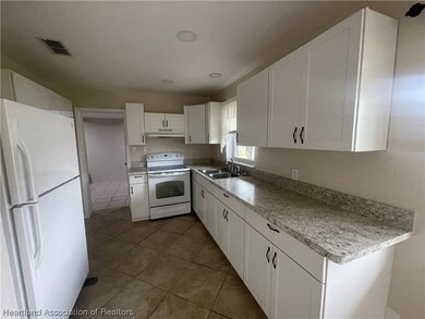 400 S Pine Ave, Lake Placid, FL 33852 - photo 2