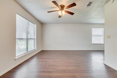 1303 Berry Dr, Cleburne, TX 76033 - photo 5