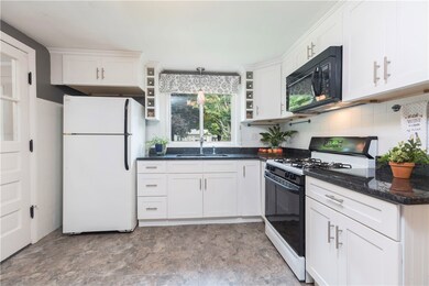 135 Park View Ave, Warwick, RI 02888 - photo 5