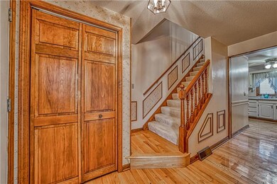 1205 Doebler Dr, North Tonawanda, NY 14120 - photo 2