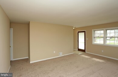 9528 Cissell Ave, Laurel, MD 20723 - photo 5