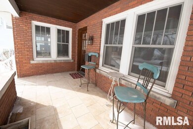 1522 Cedar St, Davenport, IA 52804 - photo 2