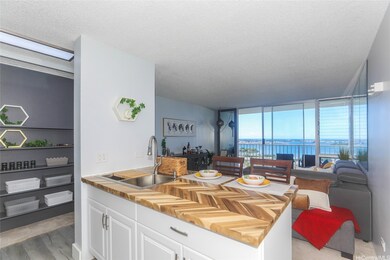 Enjoy a homey kitchen that feels warm and welcoming — ideal for morning coffee, family dinners, or gathering with friends. A space where comfort meets function, it’s the heart of the home