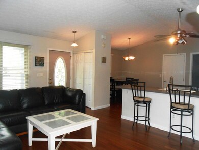 211 Highbluffs Blvd