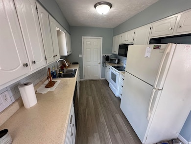 110 E 20th St, Larned, KS 67550 - photo 5