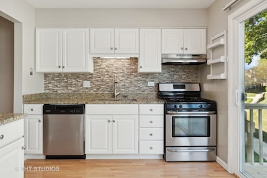 375 Springlake Ln unit C, Aurora, IL 60504 - photo 4