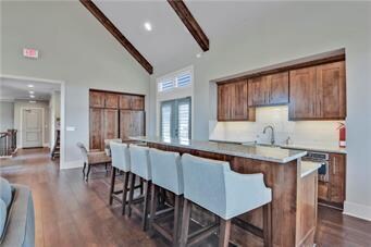 Live the good life with WatersEdge amenities and beautiful landscape.