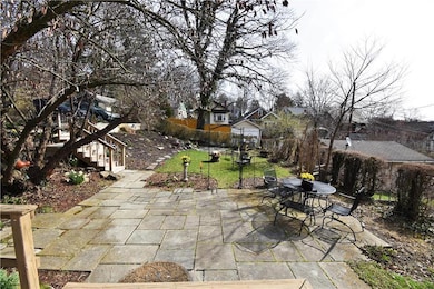 817 Hoffman Terrace, Easton, PA 18042 - photo 4