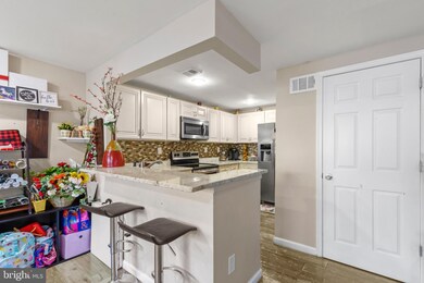 9214 Chadburn Place, Montgomery Village, MD 20886 - photo 6