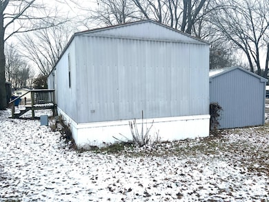 1218 Borah St, Olney, IL 62450 - photo 4