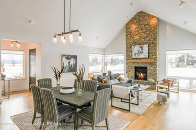 3 Dining and Living Spaces