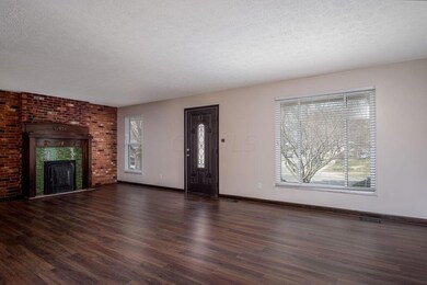 4874ColonelPerryDr-13
