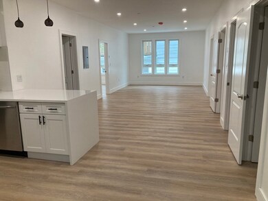 178 Washington Ave unit 302, Chelsea, MA 02150 - photo 2