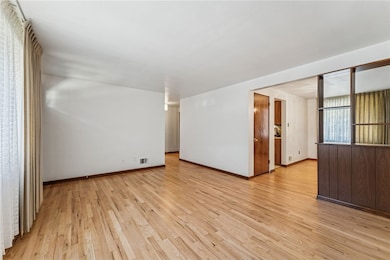 410 Marshall Dr, McKeesport, PA 15132 - photo 6