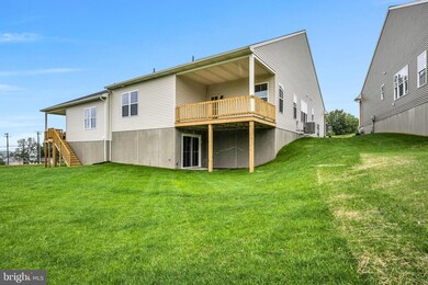 910 N Lincoln St unit 2-01, Palmyra, PA 17078 - photo 2