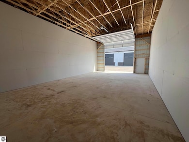 6819 S M-37 unit 32, Kingsley, MI 49649 - photo 3