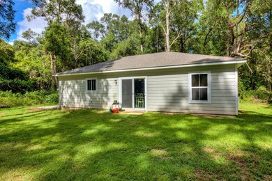 4213 Triangle St Bagdad FL-large-006-009