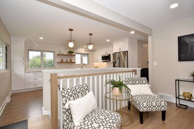 426 E Huntington Ln, Elmhurst, IL 60126 - photo 5