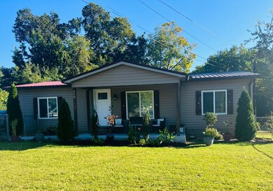 308 Carney St, Shelbyville, TN 37160 - photo 3