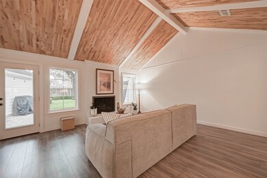 10026 Locke Ln, Houston, TX 77042 - photo 7