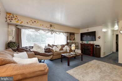 5215 Newton St unit 201, Bladensburg, MD 20710 - photo 3