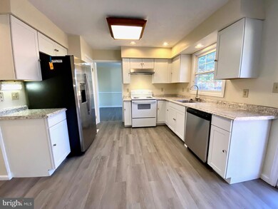 2070 Ingleside Ct, Crofton, MD 21114 - photo 4