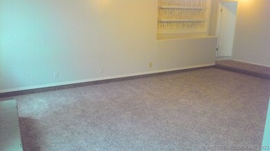Living Room with book shelves