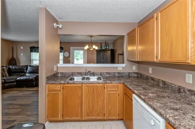 4526 Connaught West Dr, Plainfield, IN 46168 - photo 6