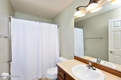 29-Bathroom 1 MS_3384