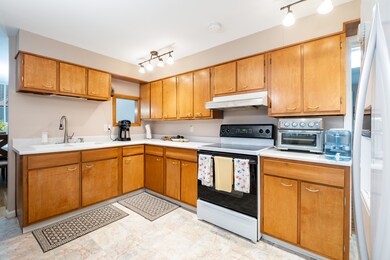 3023 Fairlawn Dr, Columbus, IN 47203 - photo 7