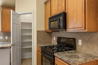 15919 Pleasant Green Cir, Tomball, TX 77377 - photo 5