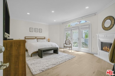 11974 Mayfield Ave unit 6, Los Angeles, CA 90049 - photo 4