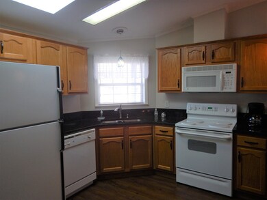 2006 Simmons Rd, Middleboro, MA 02346 - photo 4