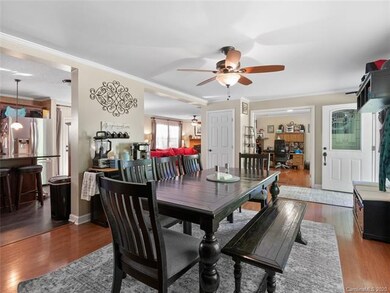 138 Woodview Dr, Statesville, NC 28625 - photo 3