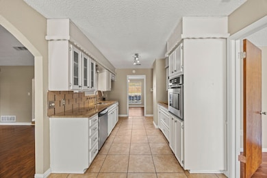 7258 Brentwood Stair Rd, Fort Worth, TX 76112 - photo 6