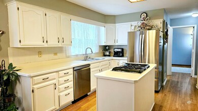 2220 Crabtree Ln, Algonquin, IL 60102 - photo 6