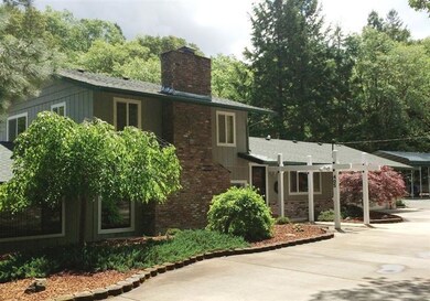 405 Sky Crest Dr, Grants Pass, OR 97527 - photo 2