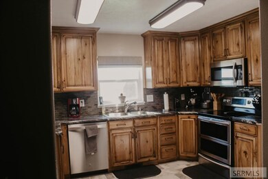 1051 W 35 S, Blackfoot, ID 83221 - photo 6