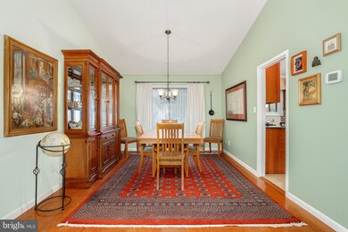 9517 Aspenwood Ct, Montgomery Village, MD 20886 - photo 6