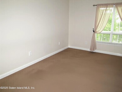 185 Aspen Knolls Way, Staten Island, NY 10312 - photo 3